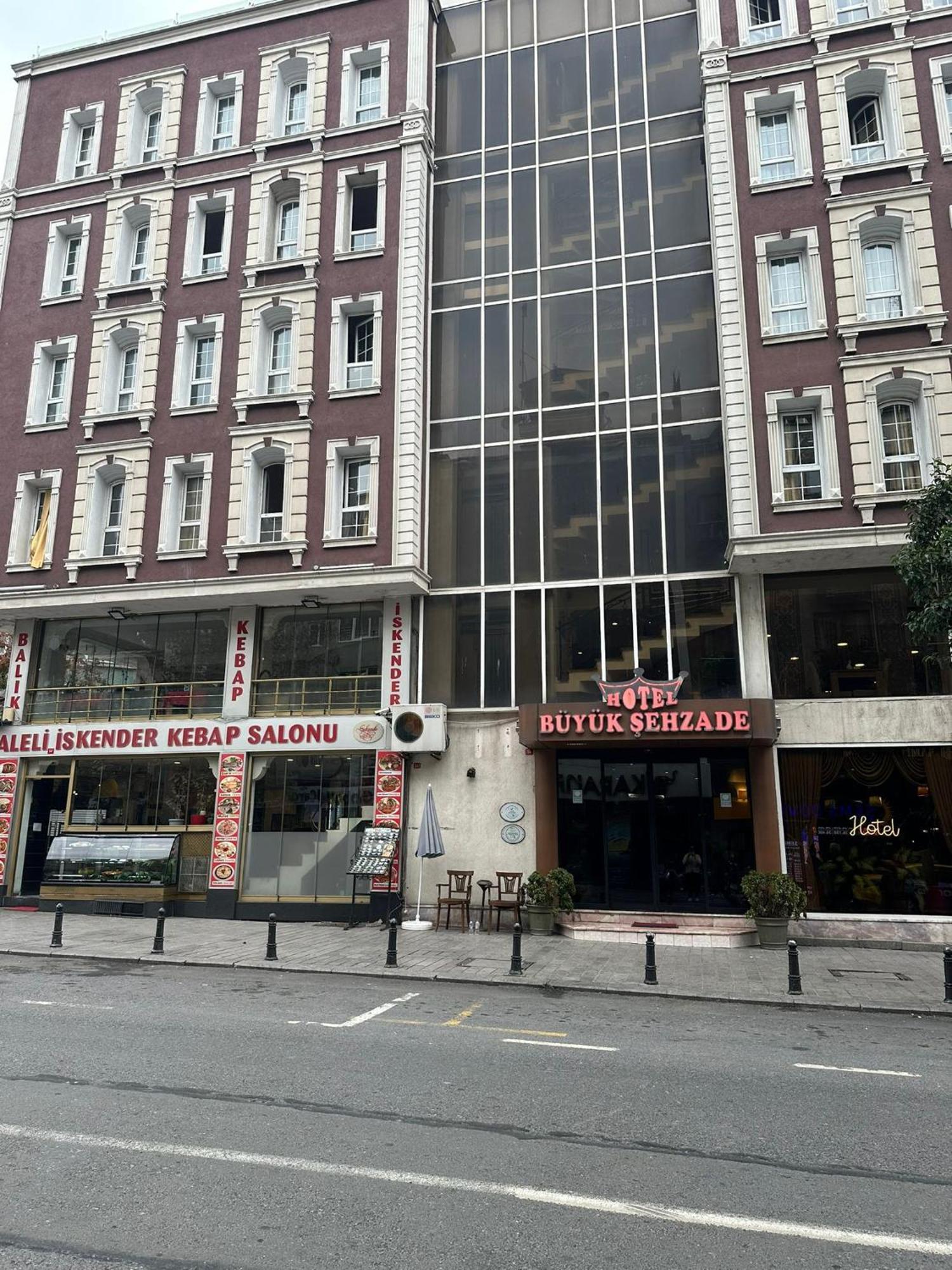 Bueyuek Sehzade 3*